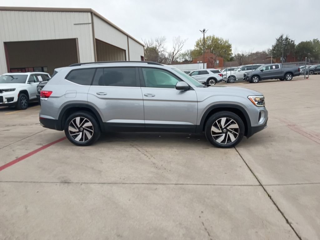 Used 2025 Volkswagen Atlas SE FWD image 7