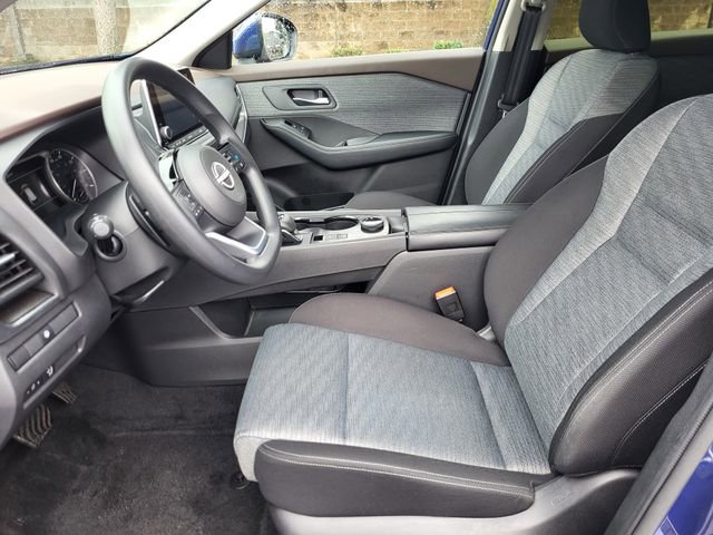 Used 2023 Nissan Rogue SV image 11