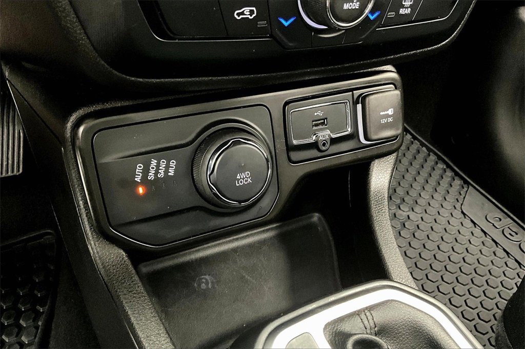 Used 2023 Jeep Renegade Limited image 32