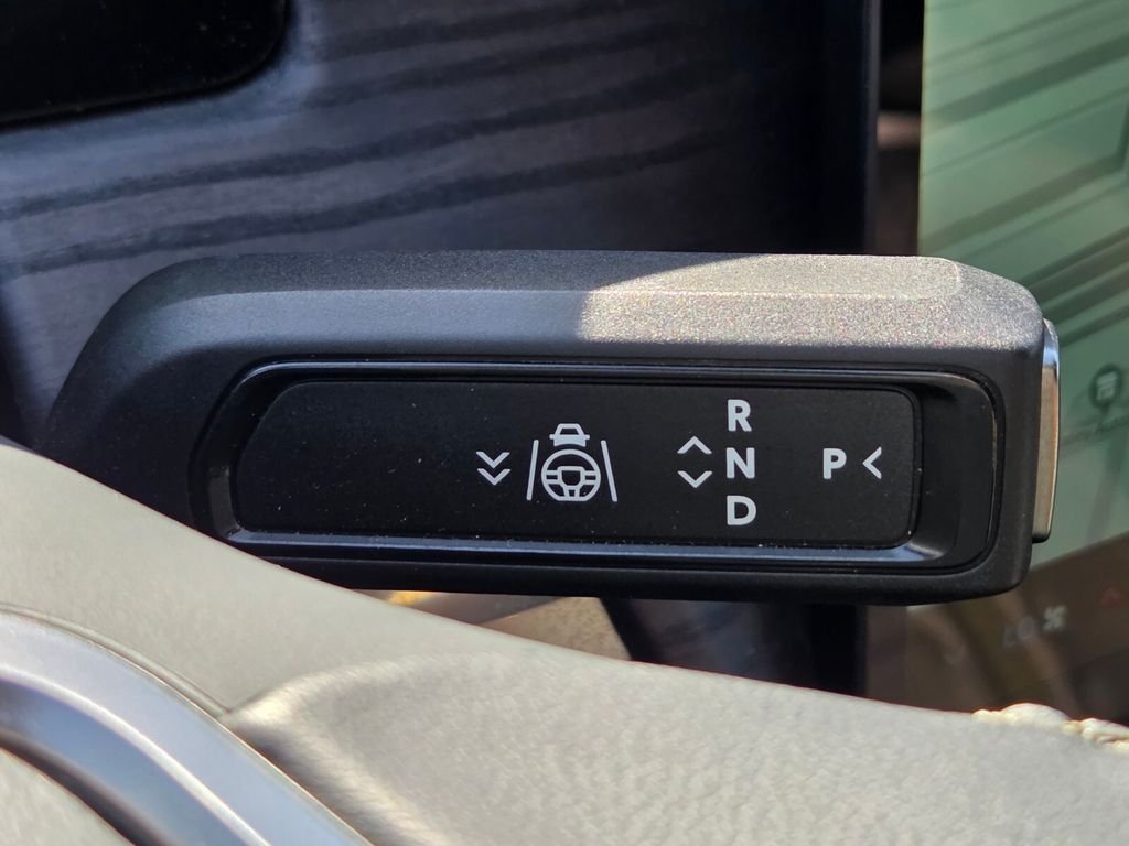 Used 2024 Rivian R1S Adventure AWD/4WD image 31