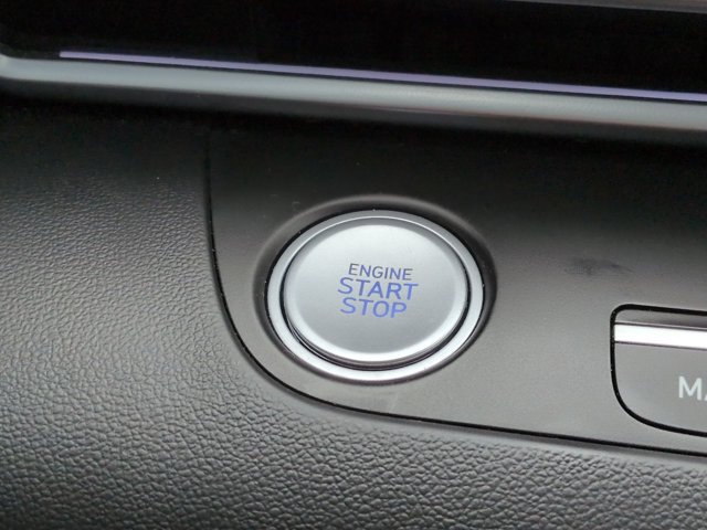 Used 2025 Hyundai Elantra SEL FWD image 27
