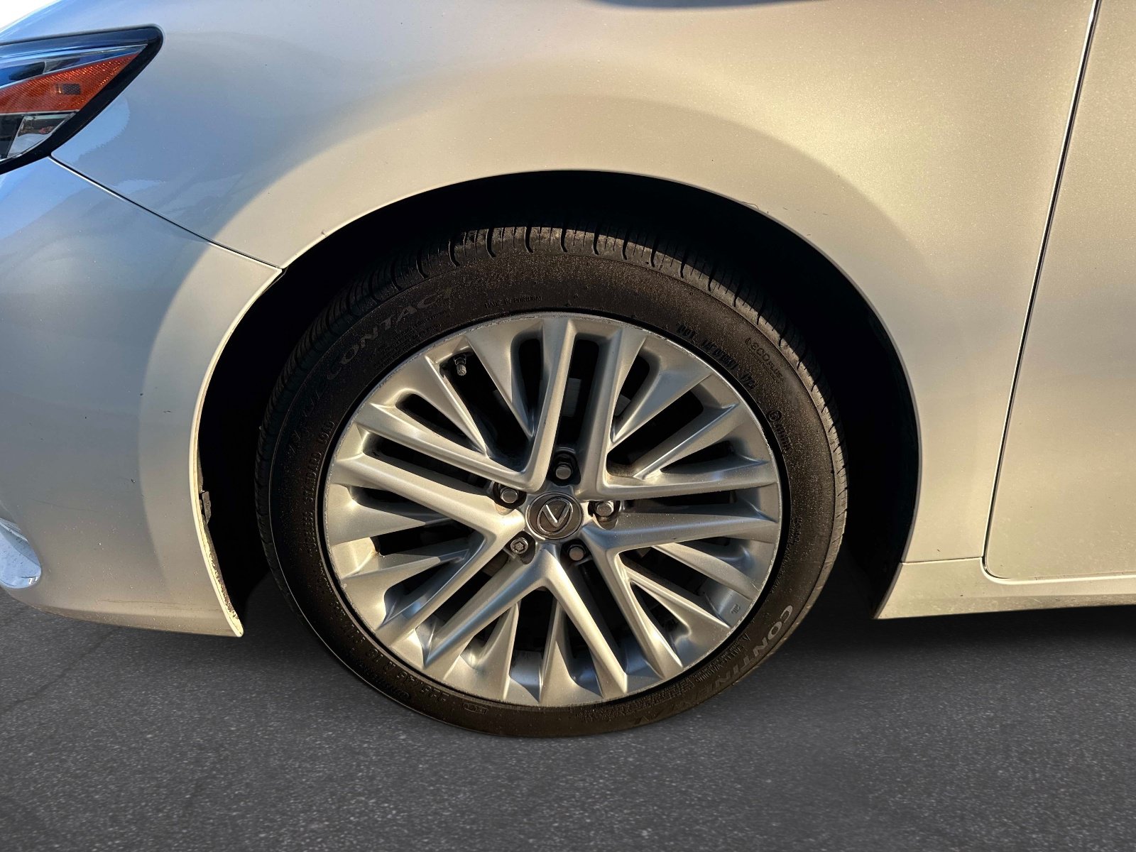 Used 2016 Lexus ES 350 w/ Ultra Luxury Package FWD image 10