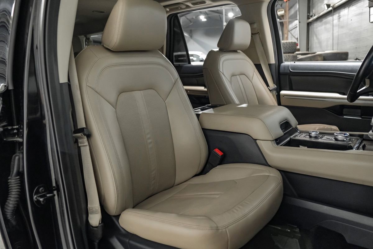 Used 2022 Ford Expedition Max Limited image 32