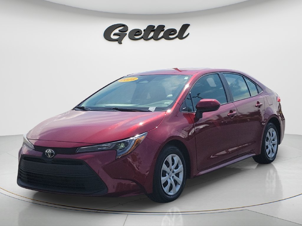 Used 2025 Toyota Corolla LE FWD image 1