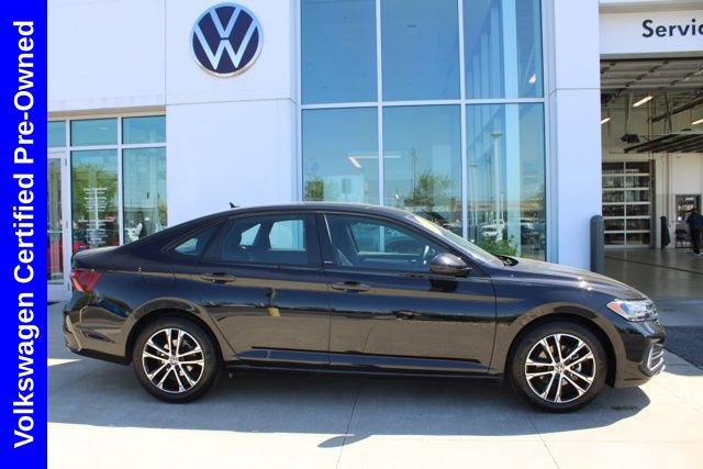 Used 2024 Volkswagen Jetta Sport FWD image 5