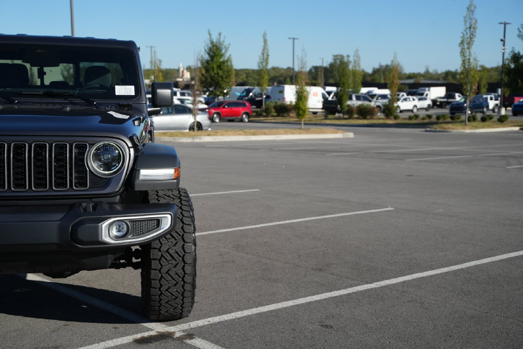 New 2026 Jeep Gladiator Sport w/ Dual Top Group AWD/4WD image 42