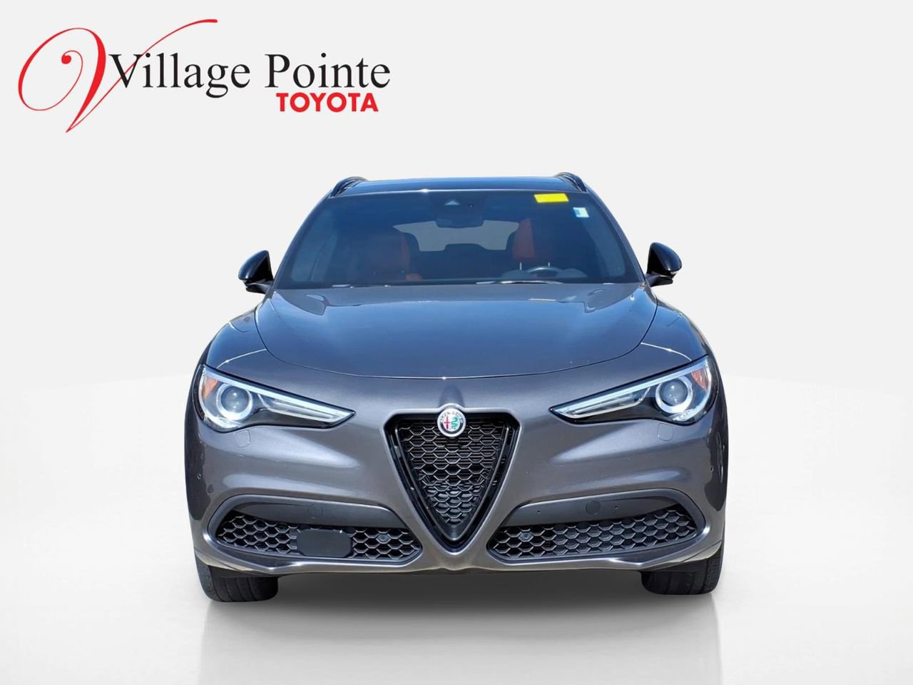 Used 2022 Alfa Romeo Stelvio Veloce image 2