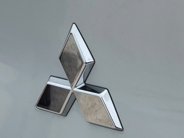 New 2026 Mitsubishi Outlander SE FWD image 11