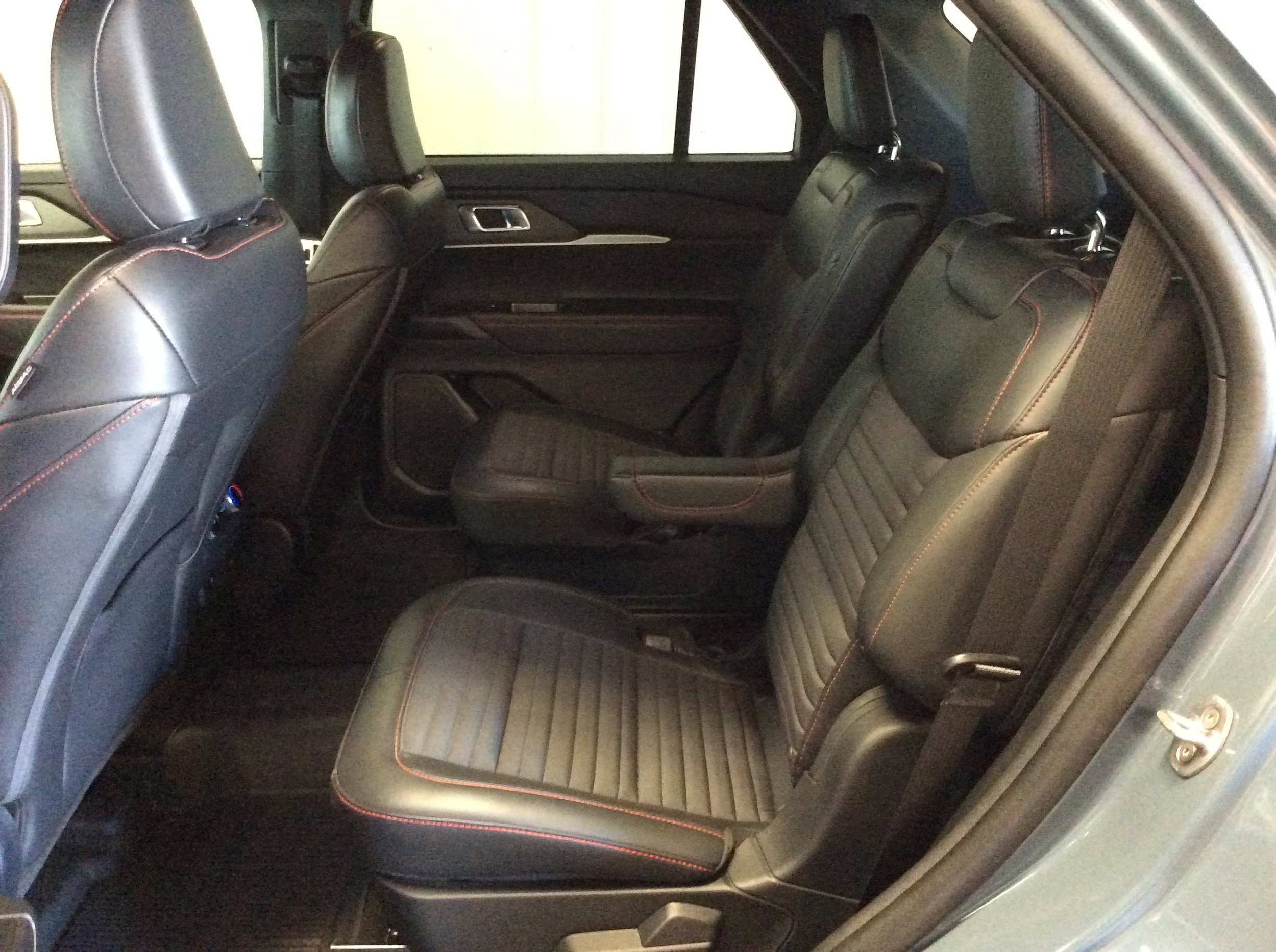 Used 2025 Ford Explorer ST-Line AWD/4WD image 34