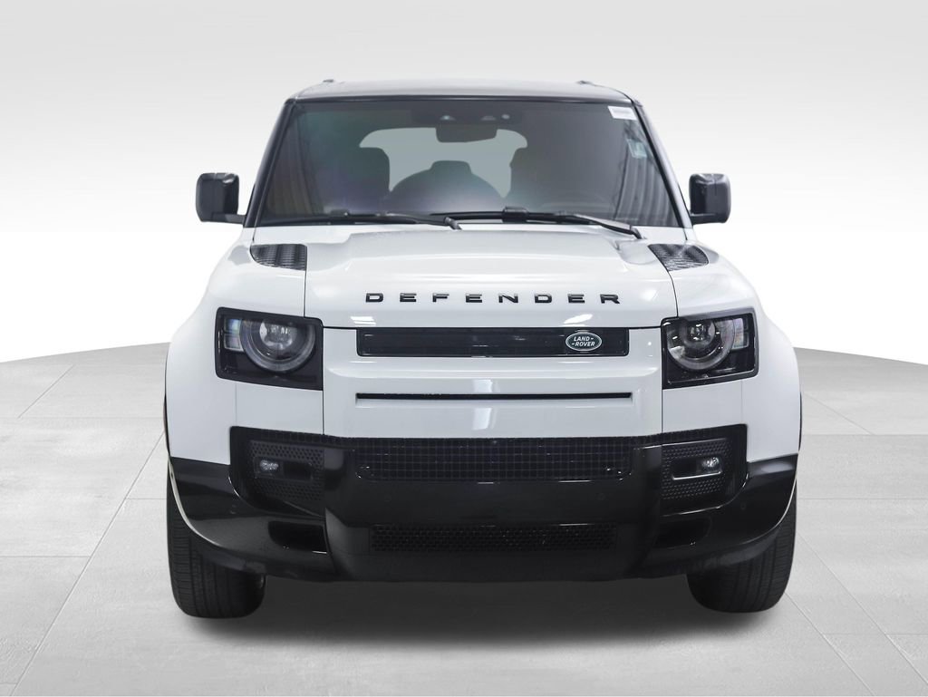 Used 2025 Land Rover Defender 110 X-Dynamic SE image 8