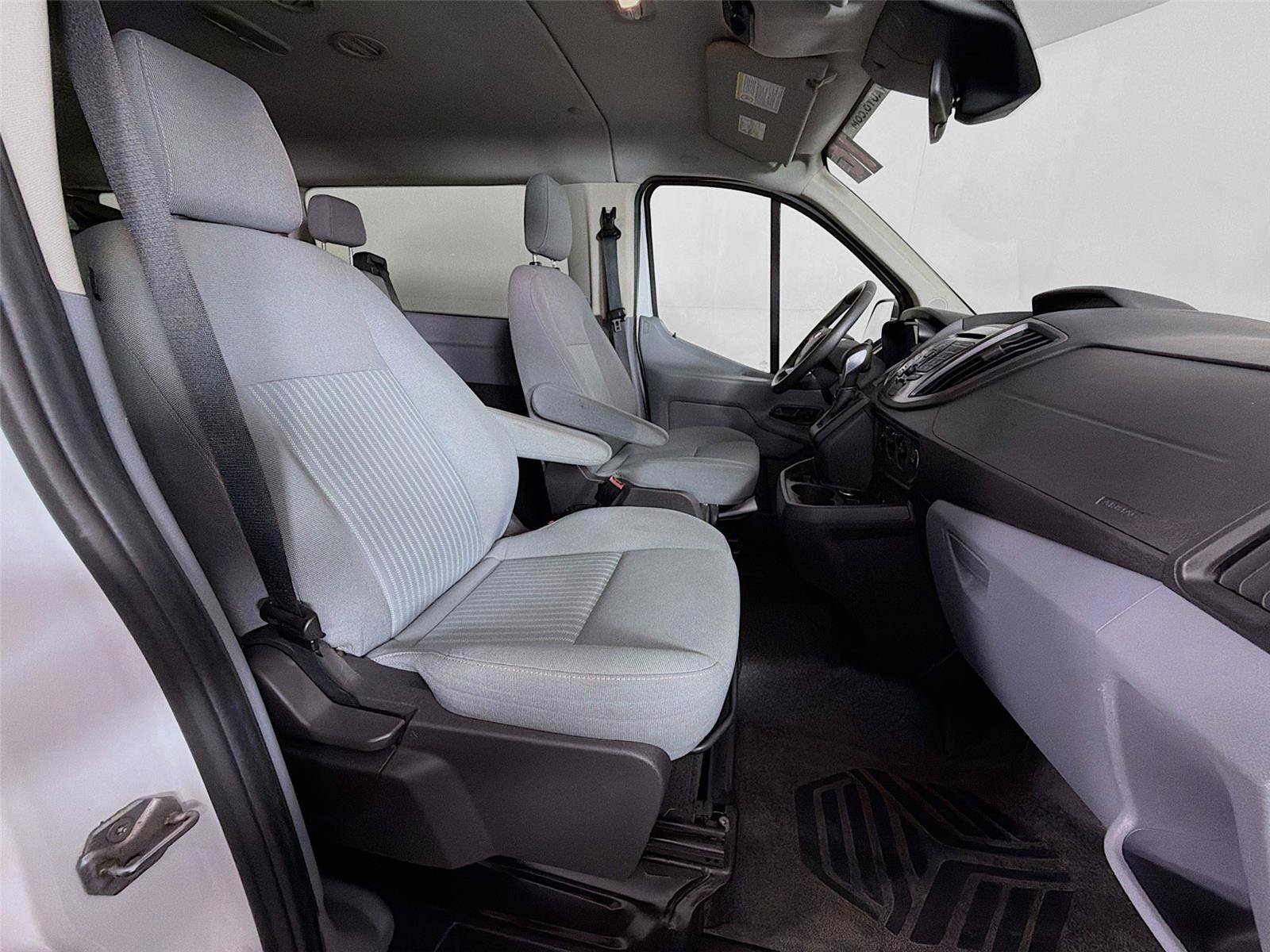 Used 2016 Ford Transit 350 XLT RWD image 28