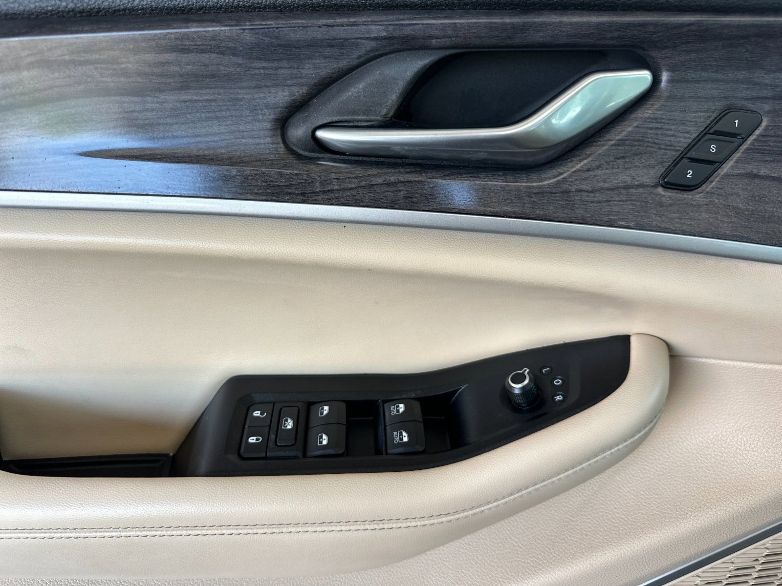 Used 2022 Jeep Grand Cherokee Limited image 12