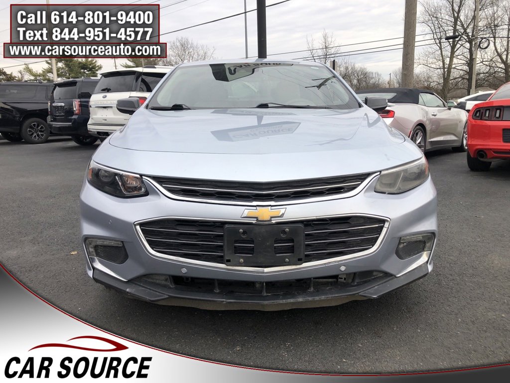 Used 2017 Chevrolet Malibu LT w/ Driver Confidence Package image 2