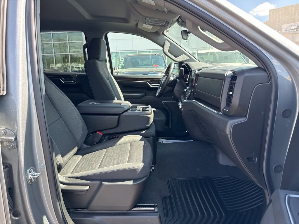 Used 2025 GMC Sierra 1500 Elevation image 18