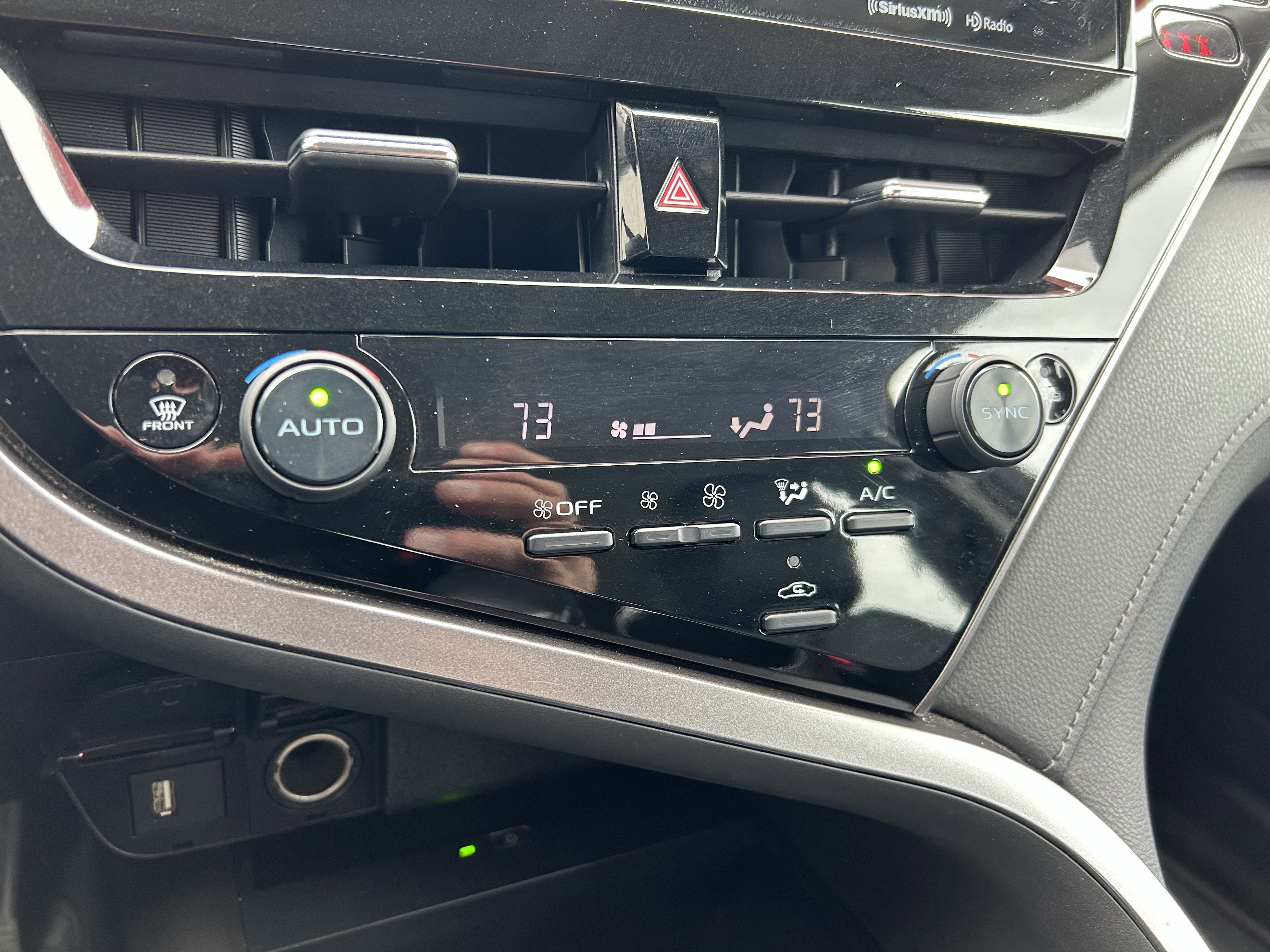 Certified 2022 Toyota Camry XLE FWD image 27