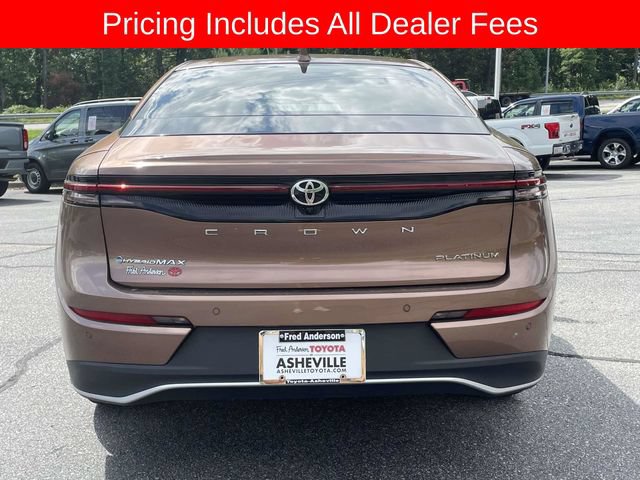 Used 2025 Toyota Crown Platinum AWD/4WD image 4
