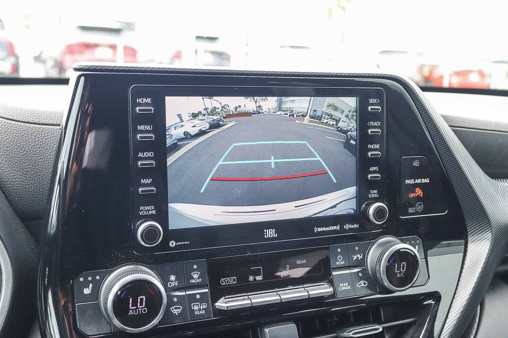 Used 2022 Toyota Highlander XSE FWD image 29