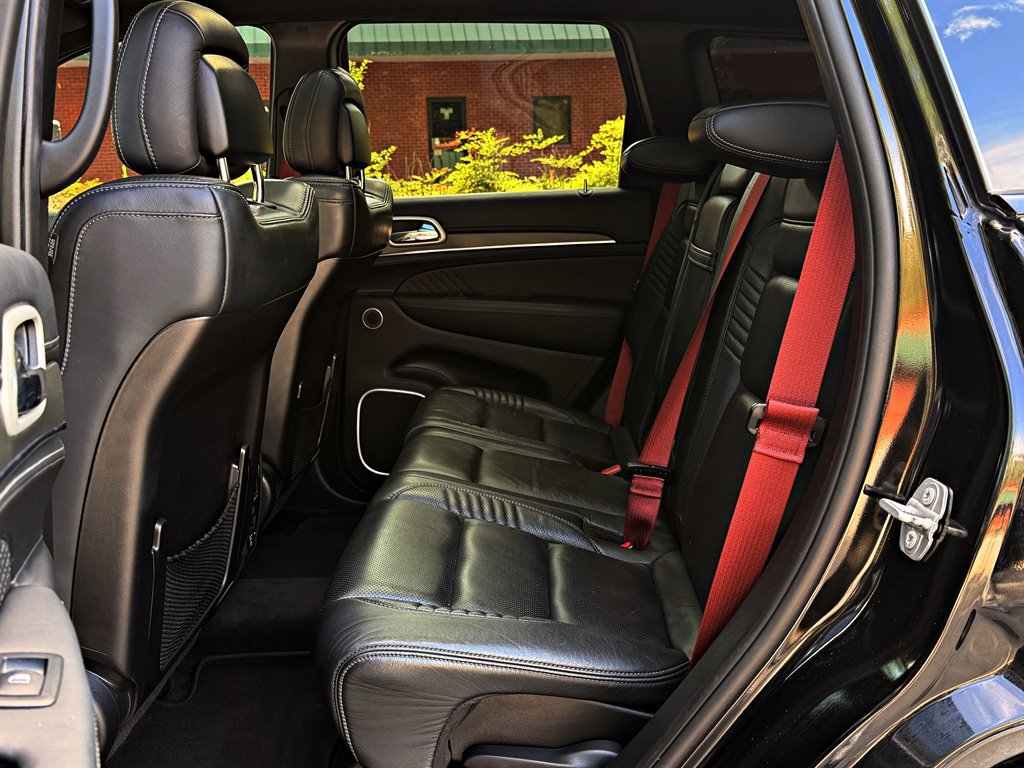 Used 2018 Jeep Grand Cherokee SRT AWD/4WD image 11