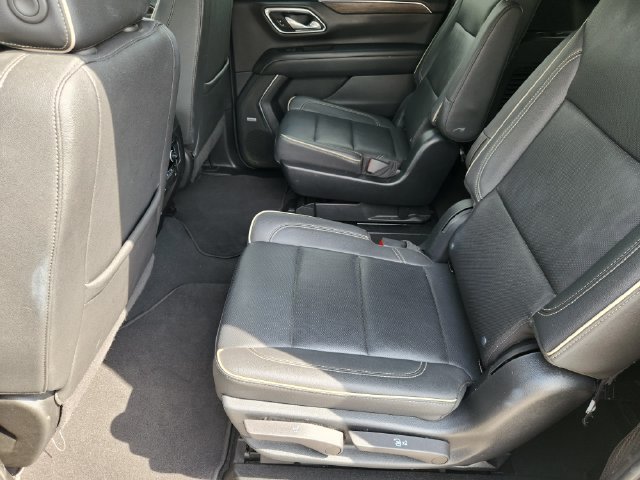 Used 2023 Chevrolet Suburban Premier AWD/4WD image 28