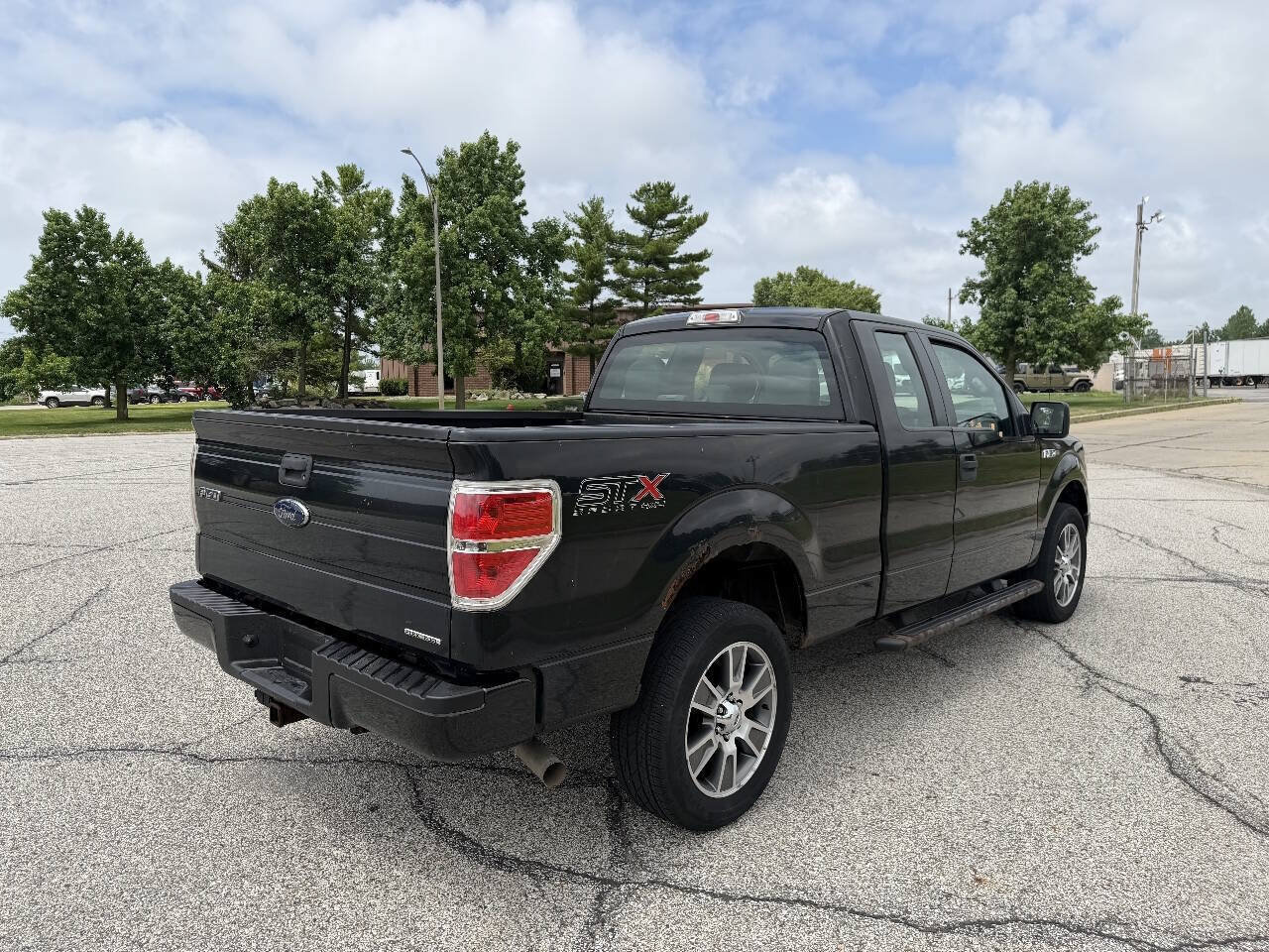 Used 2014 Ford F150 STX w/ Equipment Group 201A Mid AWD/4WD image 4