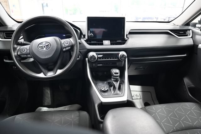 Used 2024 Toyota RAV4 XLE AWD/4WD image 13