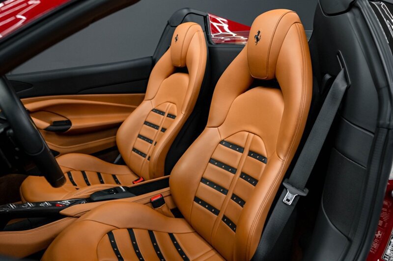 Used 2021 Ferrari F8 Tributo RWD image 19