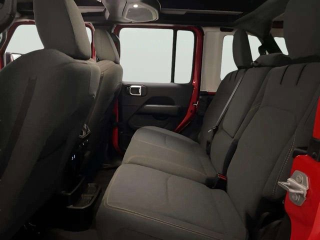 Used 2025 Jeep Wrangler Unlimited Sahara w/ Safety Group image 19