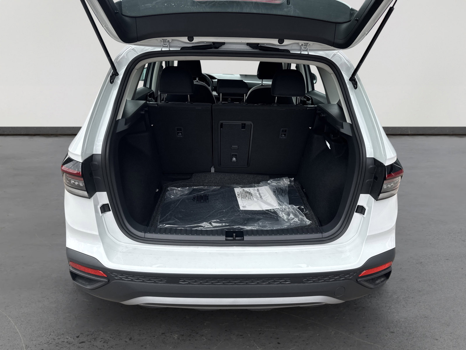 New 2026 Volkswagen Taos S image 6