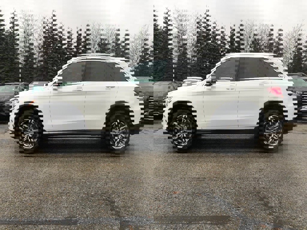 Used 2022 Mercedes-Benz GLC 300 GLC 300 w/ Driver Assistance Package image 7