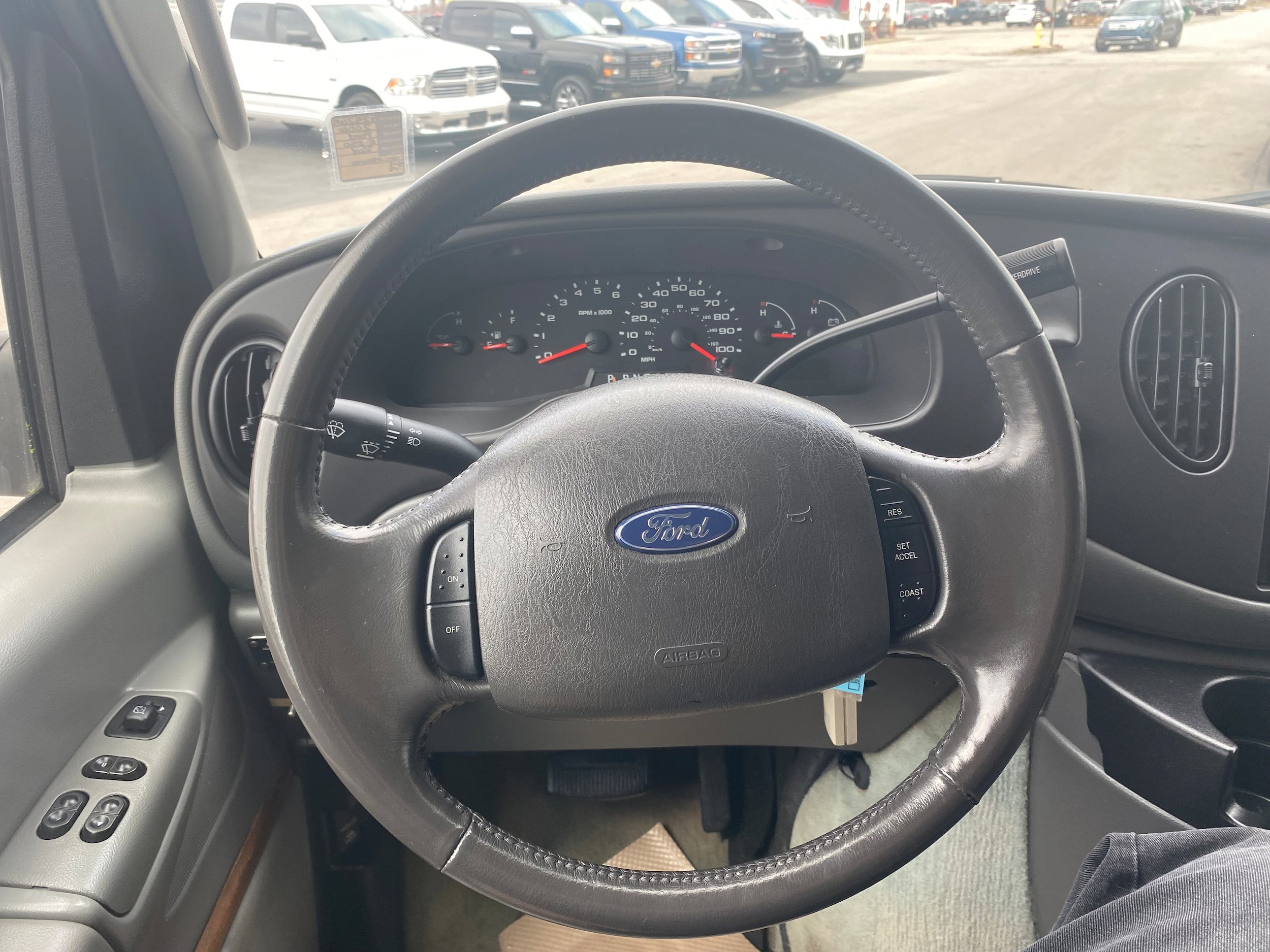Used 2006 Ford E-250 and Econoline 250 RWD image 10