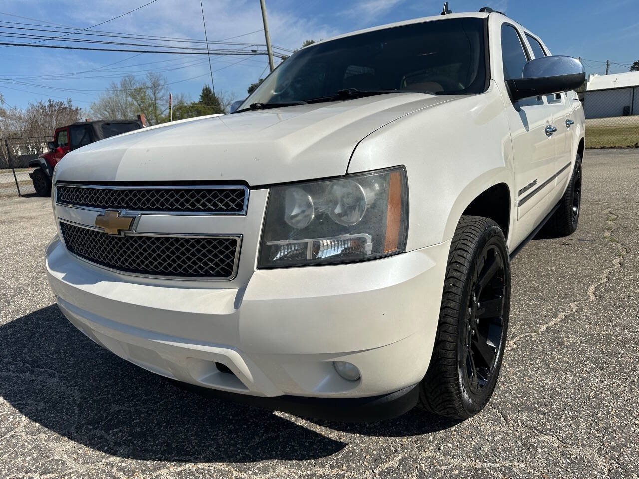 Used 2013 Chevrolet Avalanche LTZ RWD image 9