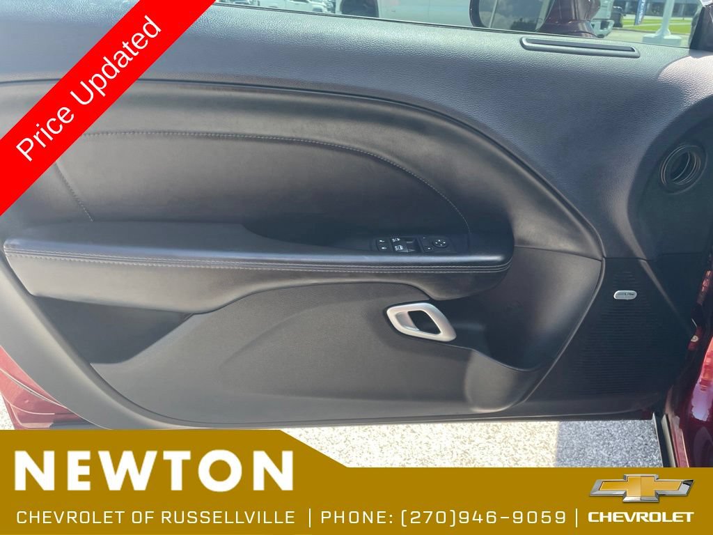 Used 2017 Dodge Challenger SXT Plus RWD image 7