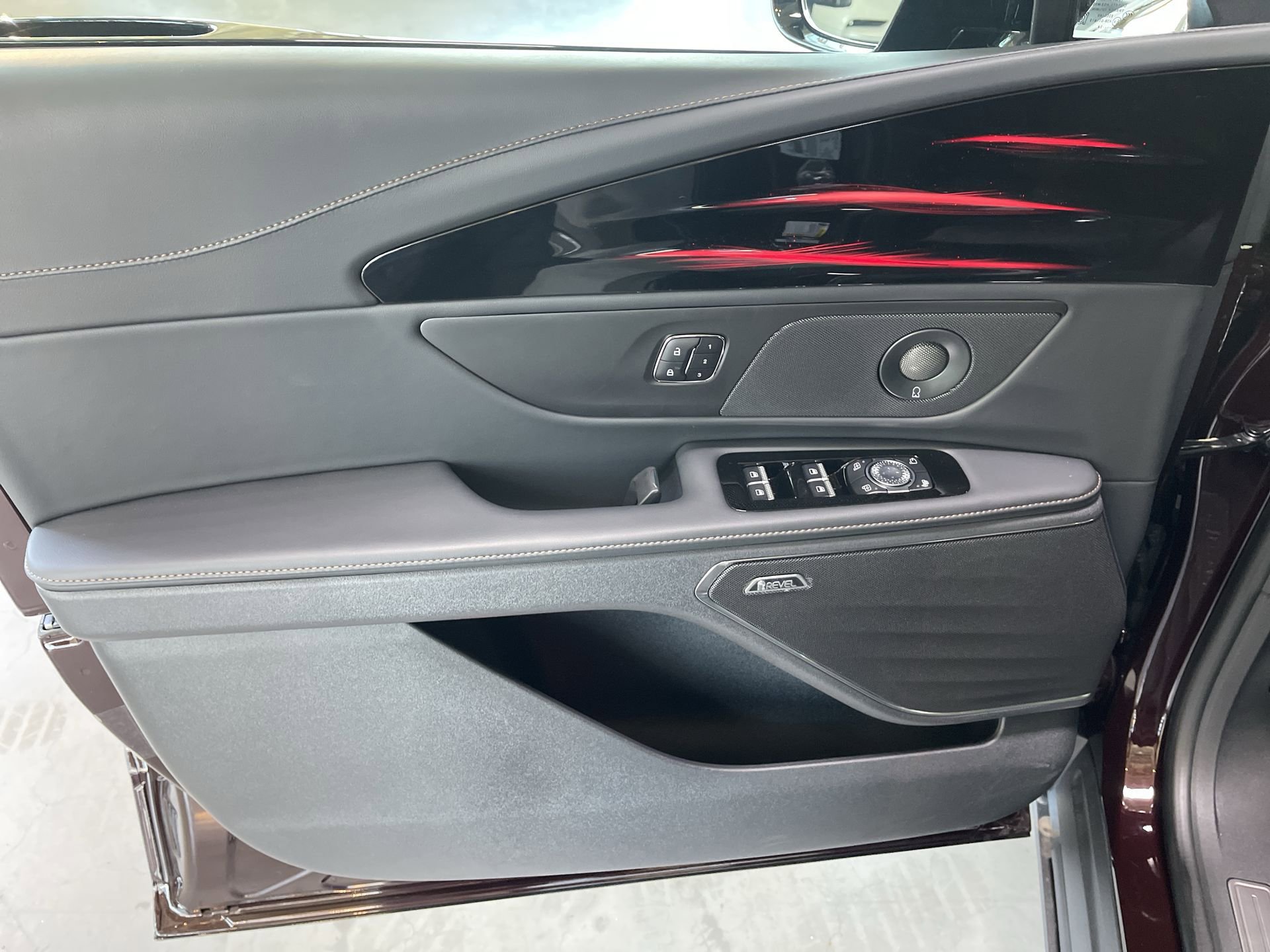 New 2024 Lincoln Nautilus Reserve w/ Equipment Group 202A image 16