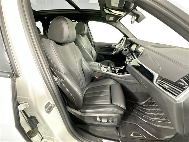 Used 2022 BMW X5 xDrive40i w/ Premium Essential Package image 28