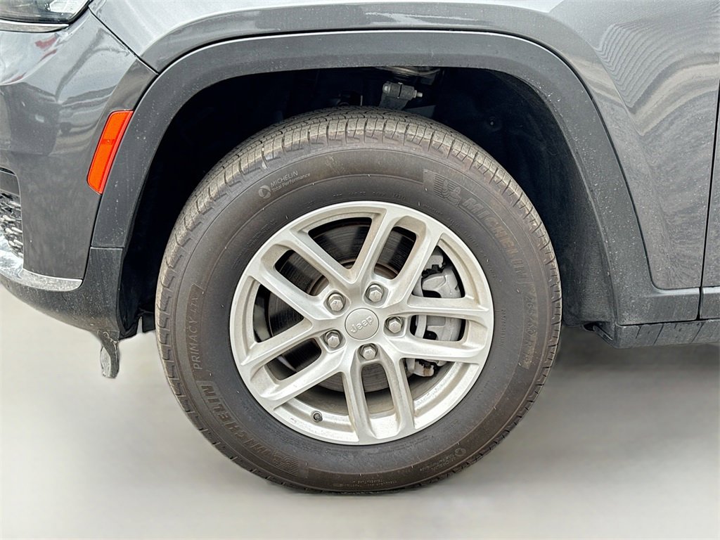 Used 2024 Jeep Grand Cherokee L Laredo image 31