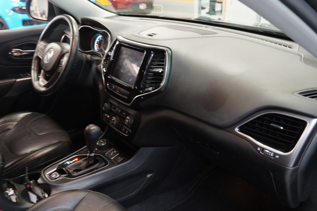 Used 2019 Jeep Cherokee Limited AWD/4WD image 24