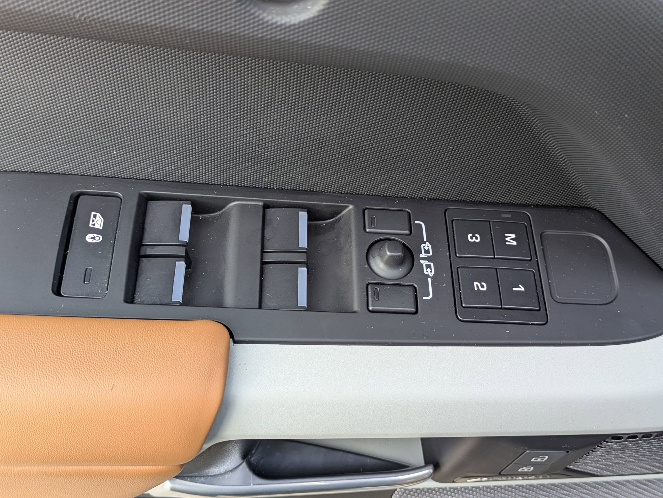 Certified 2024 Land Rover Defender 110 S image 22