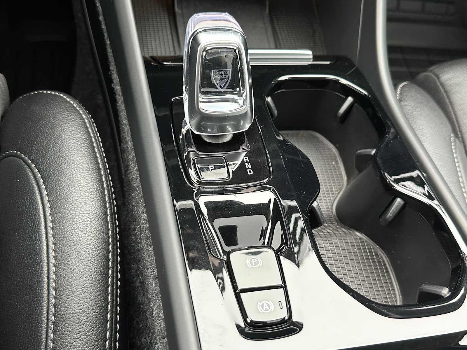 Used 2025 Volvo XC40 B5 Plus w/ Protection Package Premier image 31