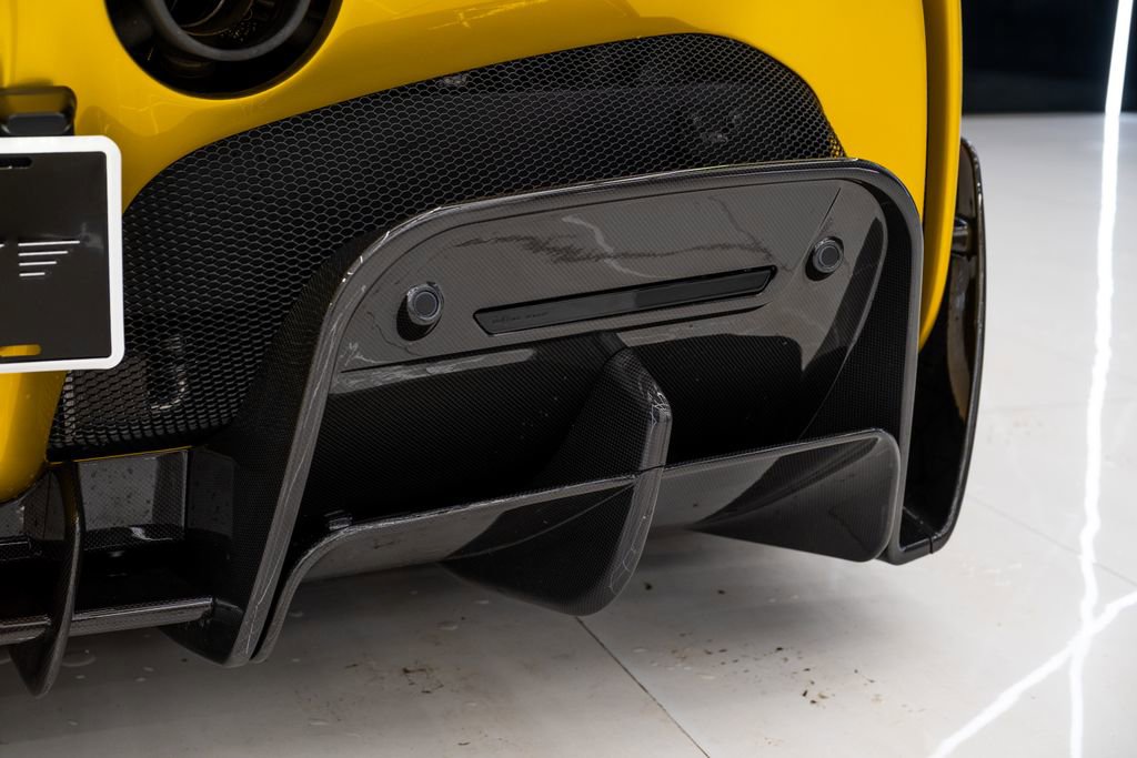 Used 2022 Ferrari SF90 Spider image 28