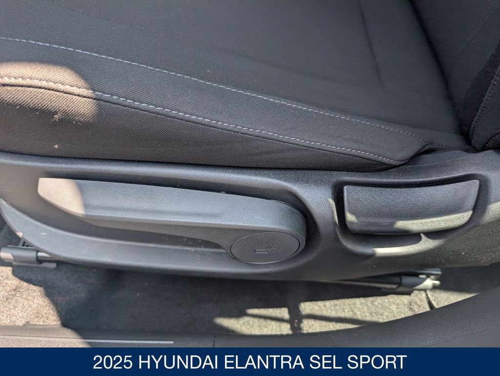 Certified 2025 Hyundai Elantra Sport FWD image 15