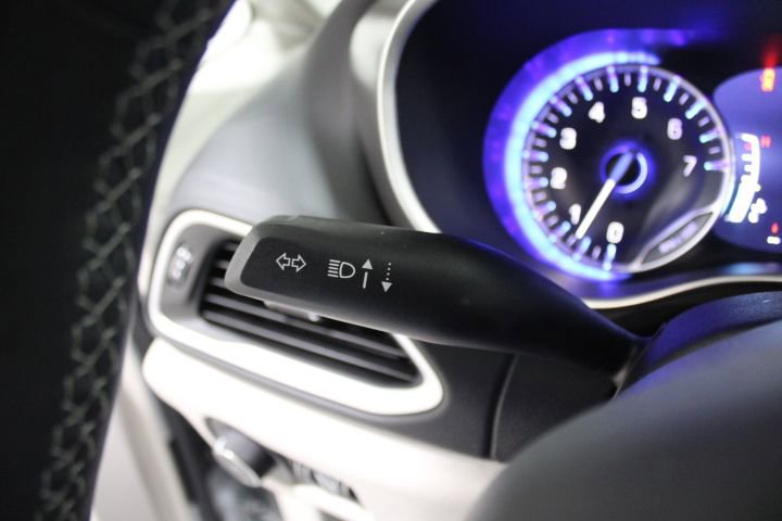 Used 2024 Chrysler Pacifica Touring-L image 39