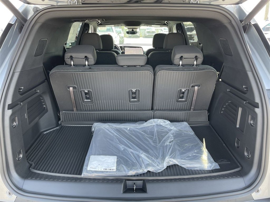New 2026 Chevrolet Traverse LT w/ Driver Confidence Package image 24