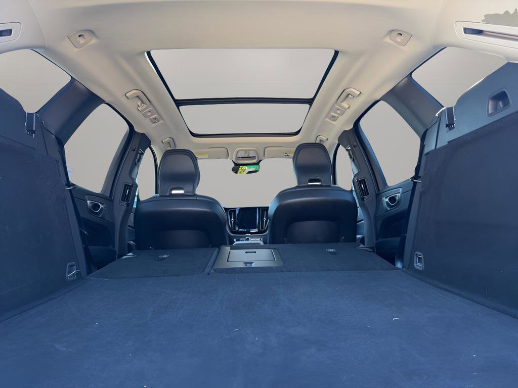 Used 2024 Volvo XC60 B5 Plus image 10