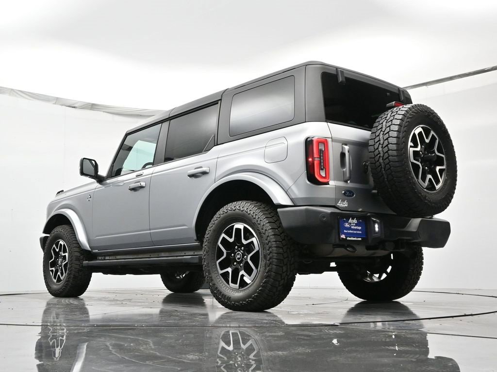 Used 2023 Ford Bronco Outer Banks image 41