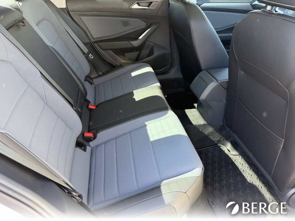 Used 2026 Volkswagen Jetta SE image 17