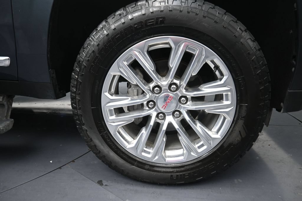 Used 2021 GMC Yukon XL SLT w/ SLT Premium Package RWD image 17