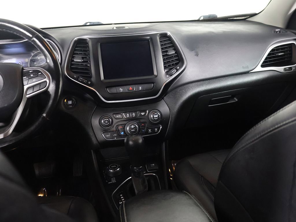 Used 2021 Jeep Cherokee Latitude Lux w/ Comfort/Convenience Group AWD/4WD image 31