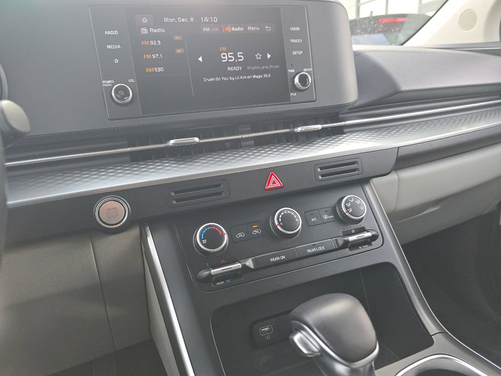 Used 2024 Kia Carnival LX image 25