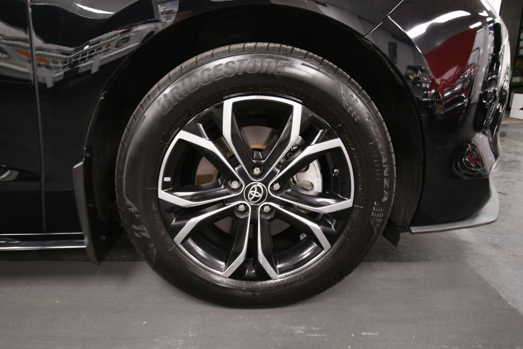 Used 2025 Toyota Sienna Platinum AWD/4WD image 33