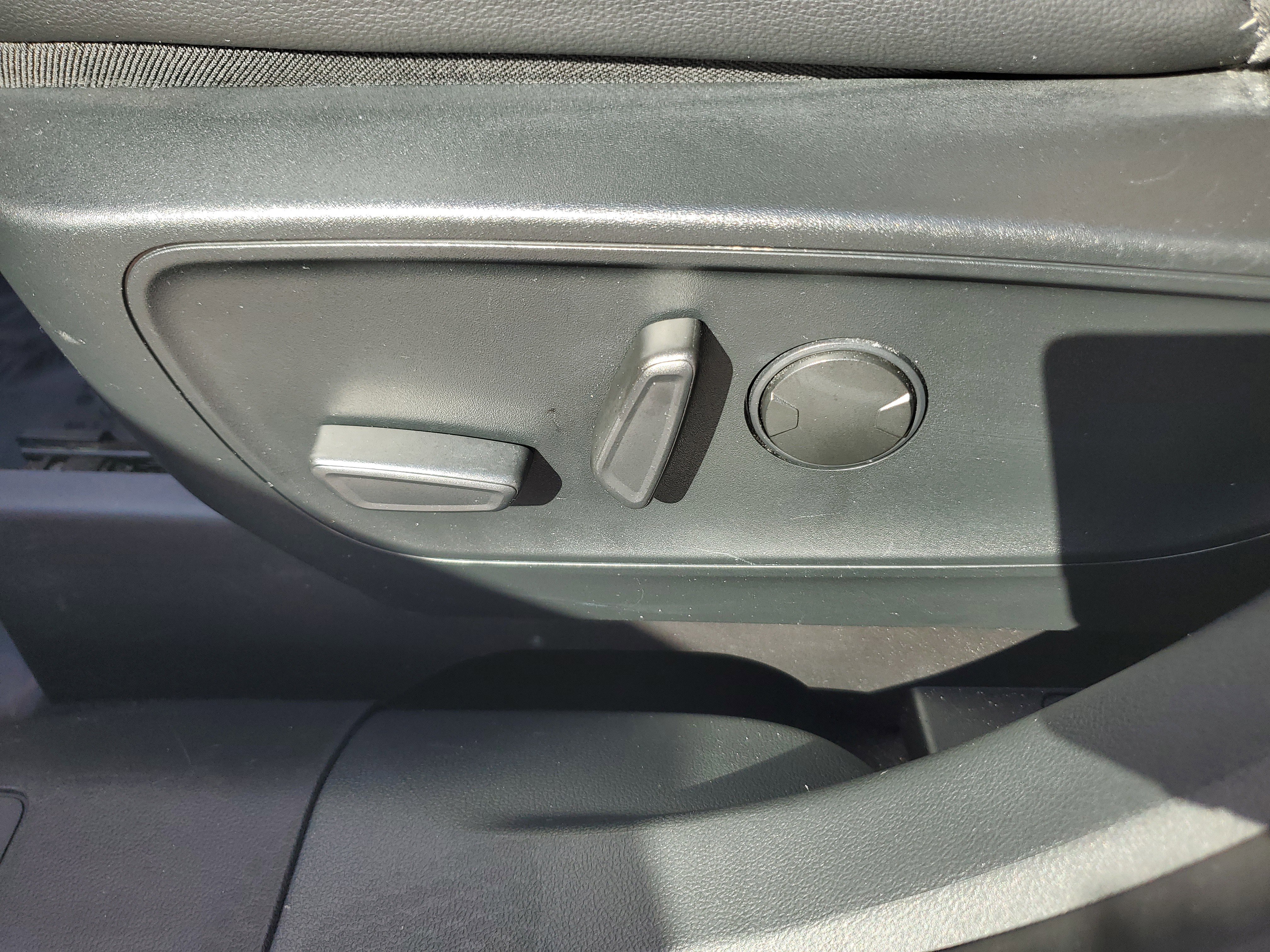 Used 2021 Ford Escape SEL image 13